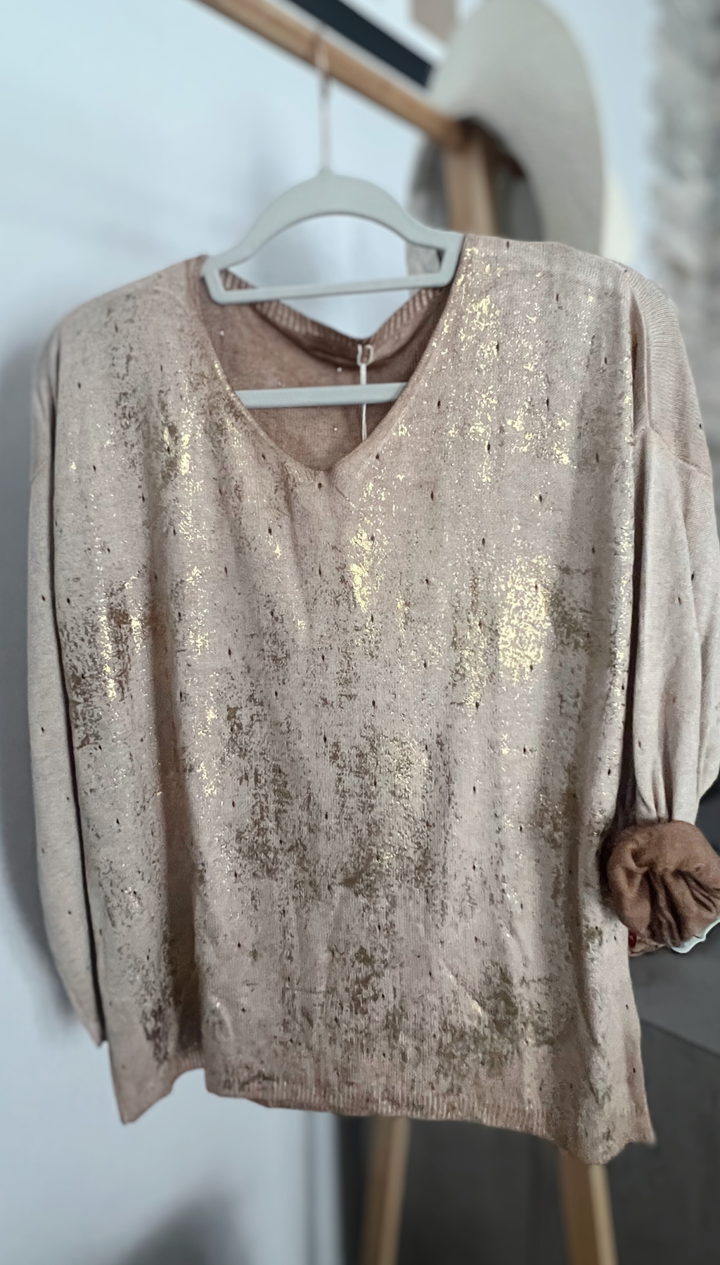 ✨ Lightweight Sweater with Gold Print ✨